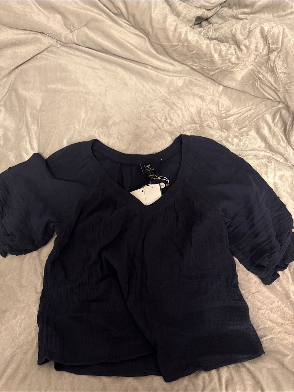 Crinkle V-Neck Short Sleeve Blouse in Navy